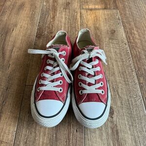 Converse Chuck Taylor red low top sneakers size 7